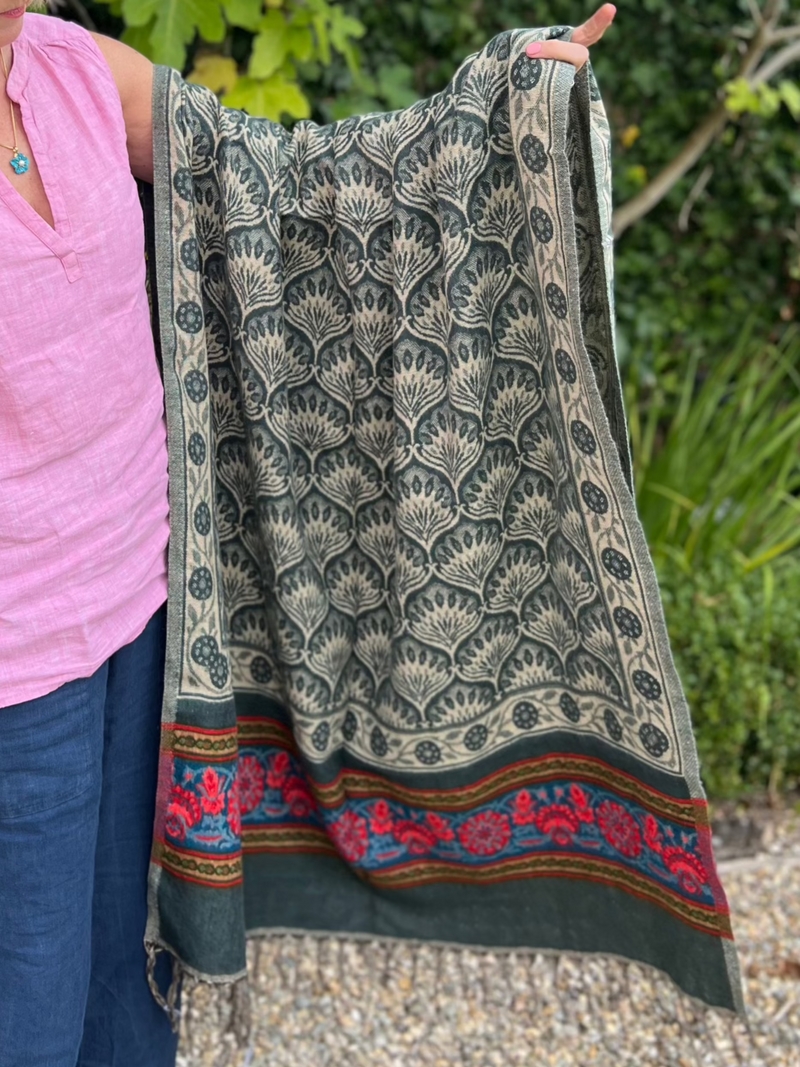 Peacock Garden Scarf - Zaytuni