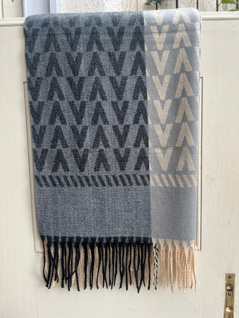 Monochrome Chevron Cashmere Scarf - Zaytuni