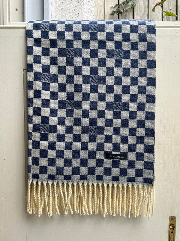 Indigo Mist Checkered Cashmere Scarf - Zaytuni